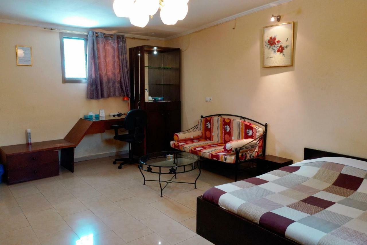 Petit Motel Beijing Abidjan Exterior photo